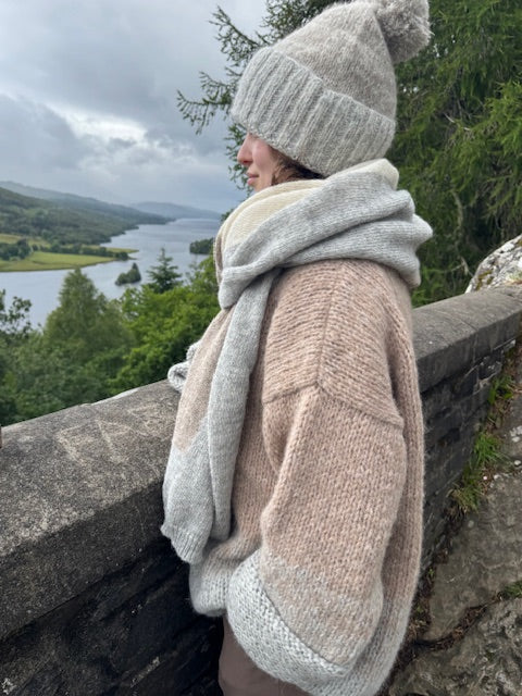 Sweaters – Hug & Hum