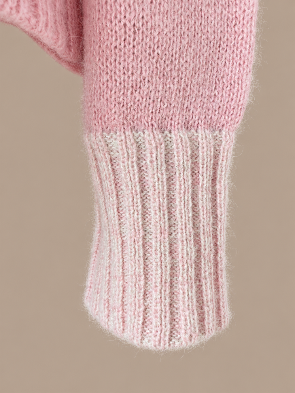 Elysée ~ alpaca hipster trui met hoge hals, powder pink