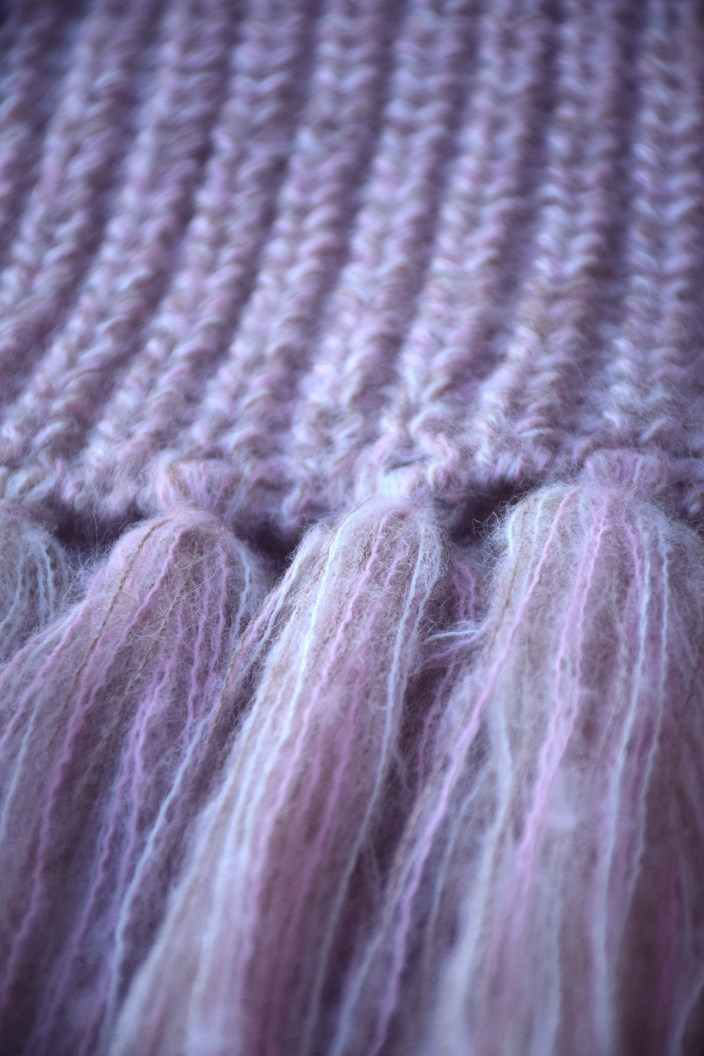 ELARA scarf with fringes